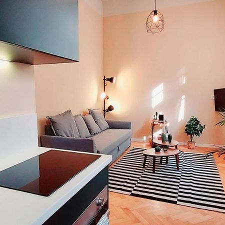 A+ Budapest Downtown Apartments Akacfa ภายนอก รูปภาพ