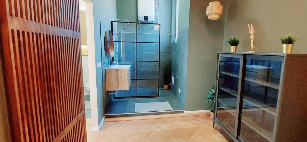 A+ Budapest Downtown Apartments Akacfa ภายนอก รูปภาพ