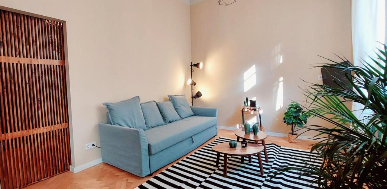 A+ Budapest Downtown Apartments Akacfa ภายนอก รูปภาพ